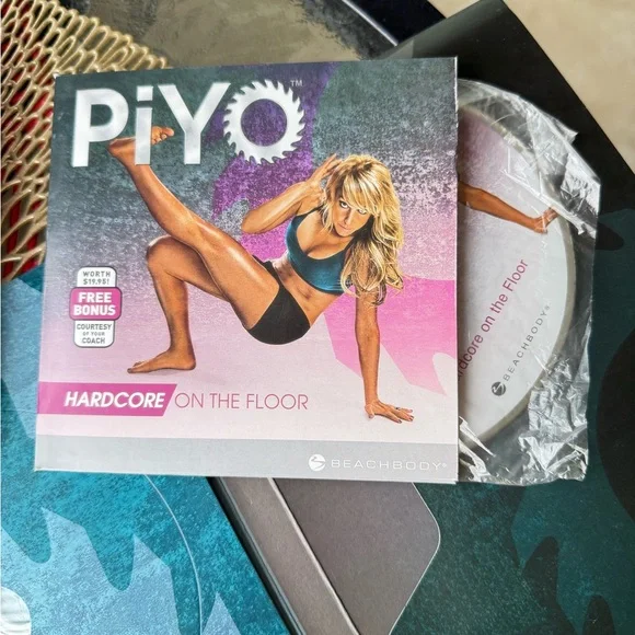 Piyo beach body Workout Set - Picture 5 of 5